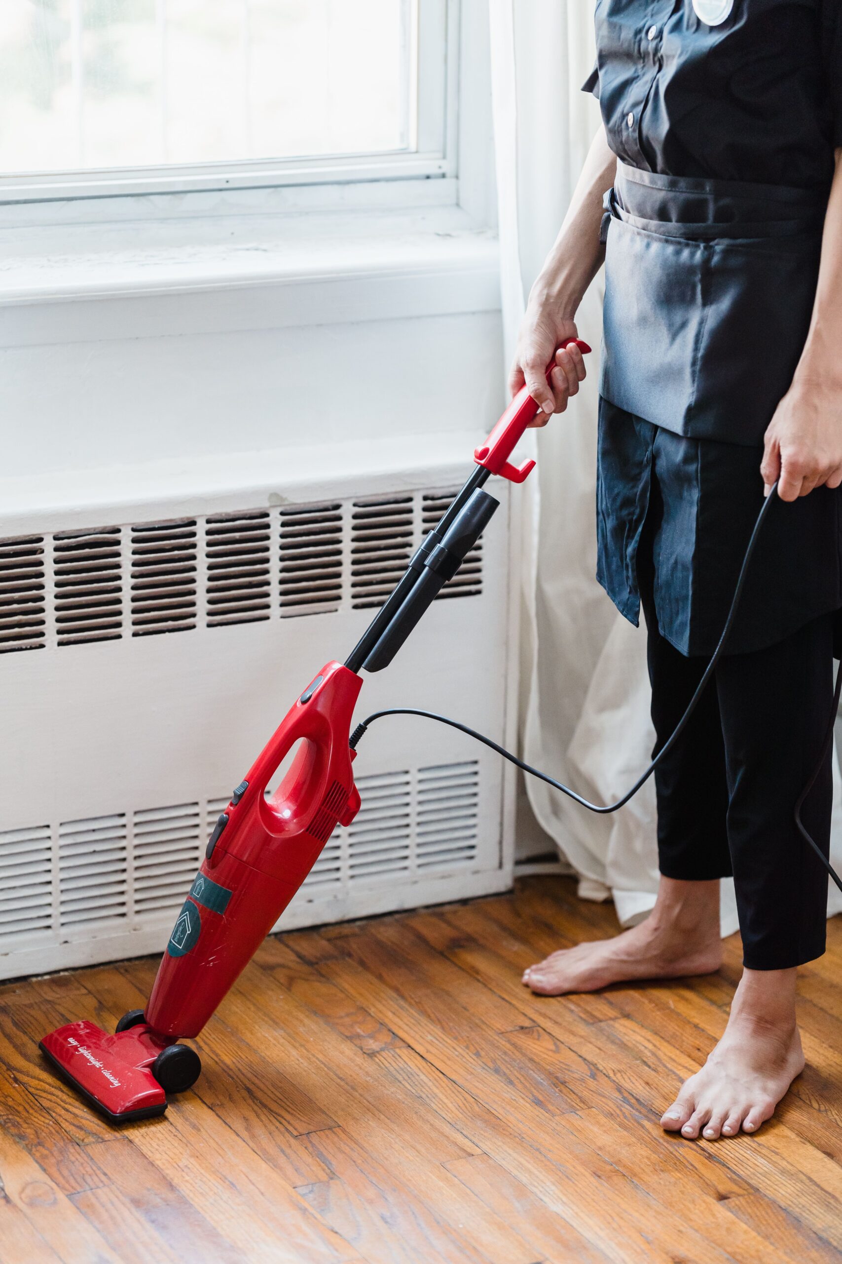Cleaning floors to stop an apartment smelling like pets